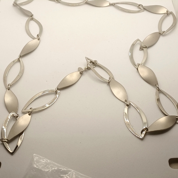 Stainless steel Necklace NWT ❤️ - Picture 3 of 9